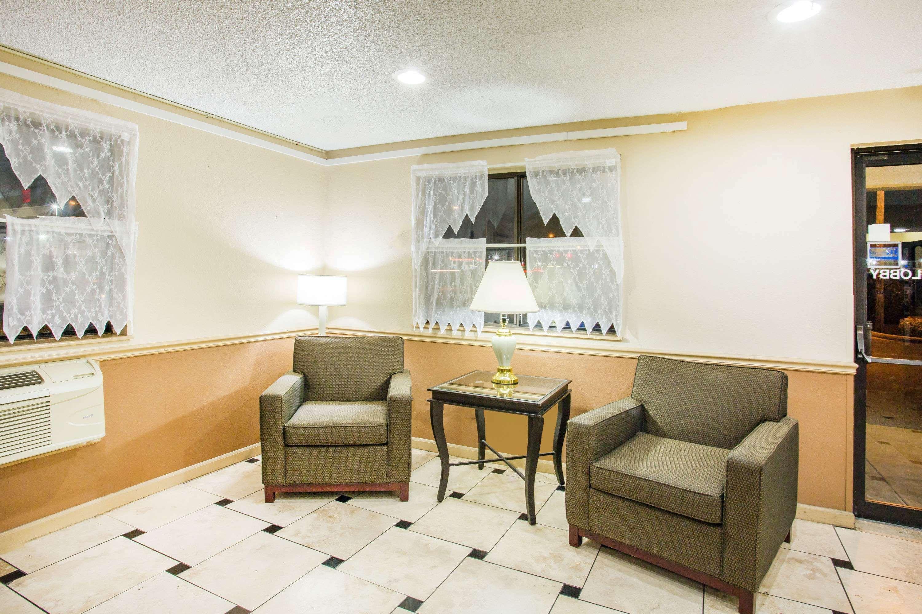 Super 8 By Wyndham Harrisonburg Motel Екстериор снимка