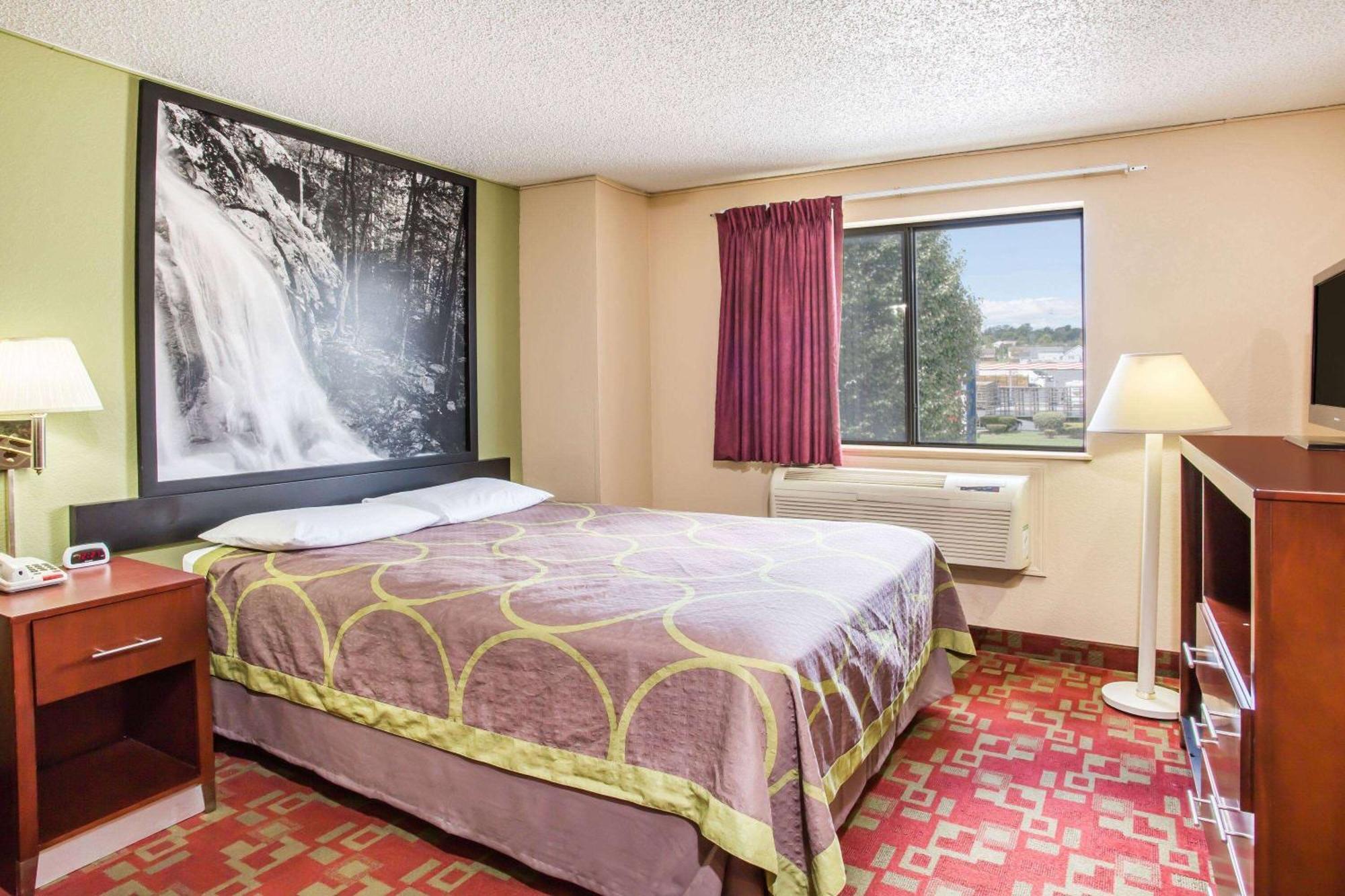 Super 8 By Wyndham Harrisonburg Motel Екстериор снимка