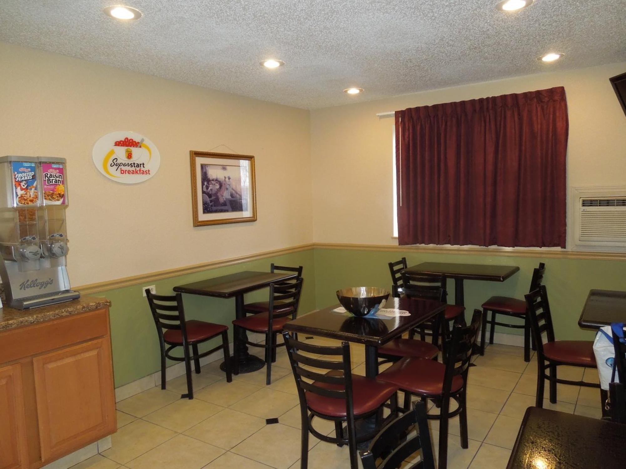 Super 8 By Wyndham Harrisonburg Motel Екстериор снимка
