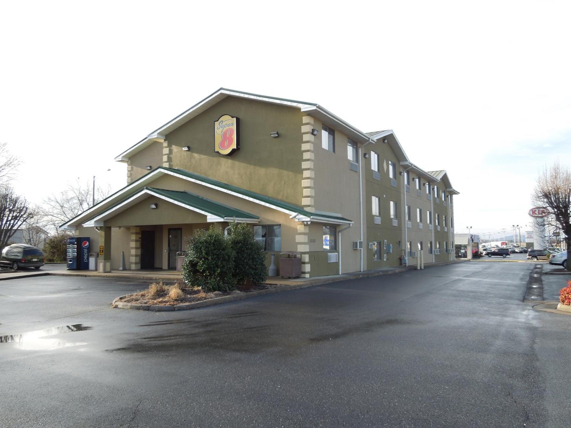 Super 8 By Wyndham Harrisonburg Motel Екстериор снимка